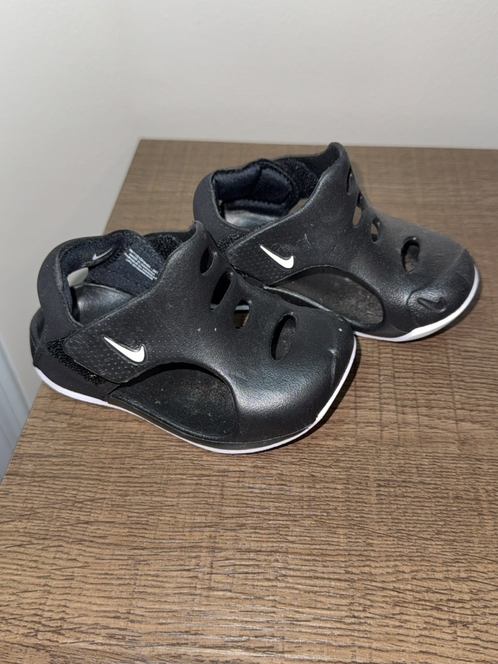 Nike sandals 5c